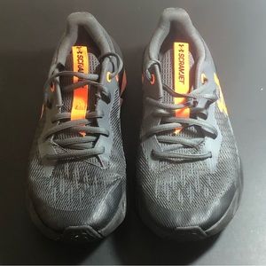 Under armour scramjet  running shoes youth size 7